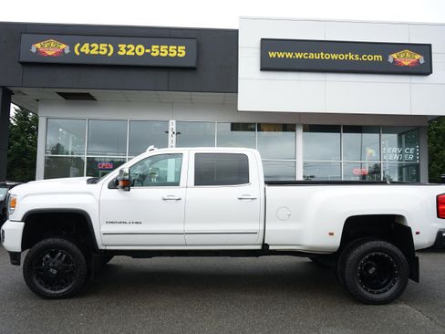 Used 2018 GMC Sierra 3500 Denali AWD/4WD image 2
