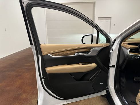 Used 2023 Cadillac XT5 Sportv w/ Platinum Package AWD/4WD image 59