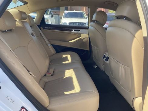 Used 2018 Genesis G80 3.8 RWD image 13