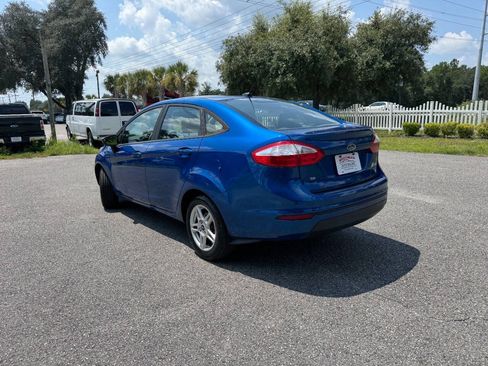 Used 2018 Ford Fiesta SE FWD image 4
