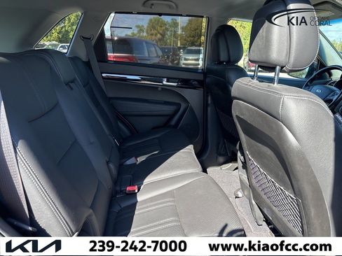 Used 2015 Kia Sorento LX image 14