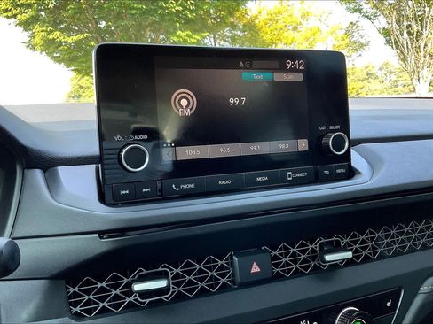 Used 2023 Honda Accord EX image 32