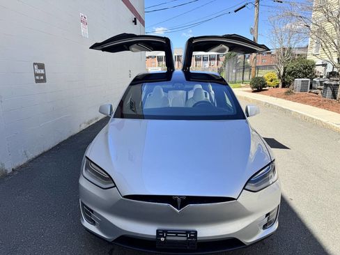 Used 2017 Tesla Model X 100D AWD/4WD image 8