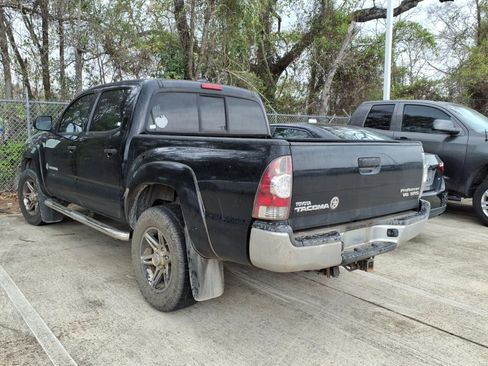 Used 2014 Toyota Tacoma PreRunner w/ SR5 Package image 2