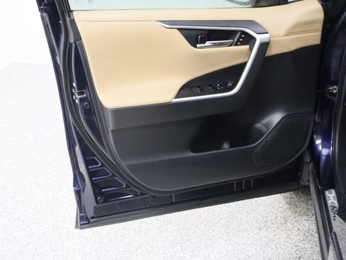 Used 2022 Toyota RAV4 Limited AWD/4WD image 12