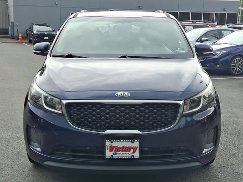 Used 2018 Kia Sedona LX w/ LX Essentials Premium Package FWD image 2