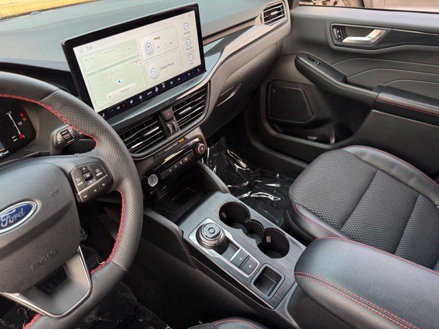 Certified 2023 Ford Escape ST-Line w/ Tech Pack #1 AWD/4WD image 14