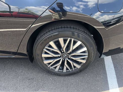 Used 2026 Nissan Altima 2.5 SV AWD/4WD image 9