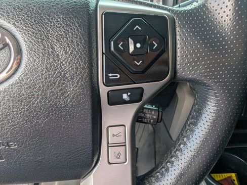 Used 2022 Toyota 4Runner SR5 AWD/4WD image 15