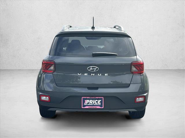 Used 2026 Hyundai Venue SEL FWD image 7
