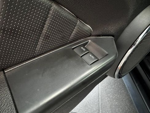 Used 2010 Ford Mustang GT RWD image 18