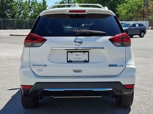Used 2019 Nissan Rogue S w/ Special Edition Package AWD/4WD image 8