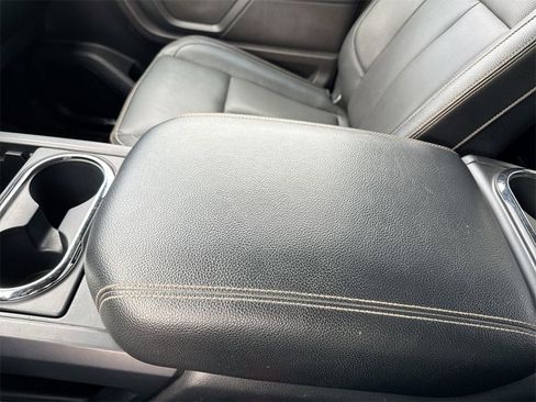 Used 2019 Nissan Titan SL w/ Midnight Edition image 21