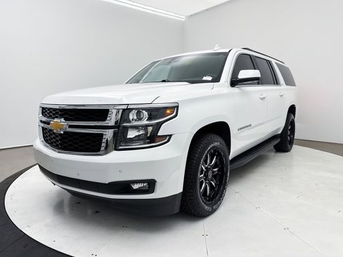Used 2018 Chevrolet Suburban LT image 13