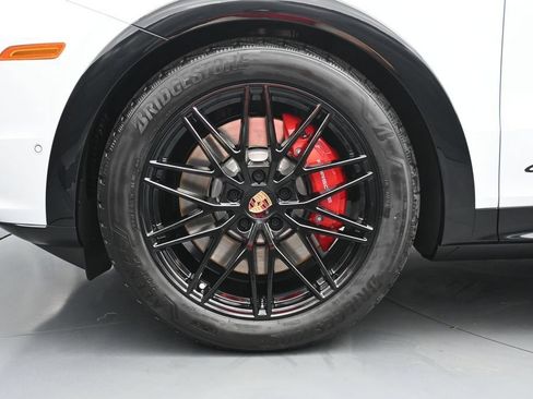 New 2026 Porsche Cayenne GTS AWD/4WD image 11