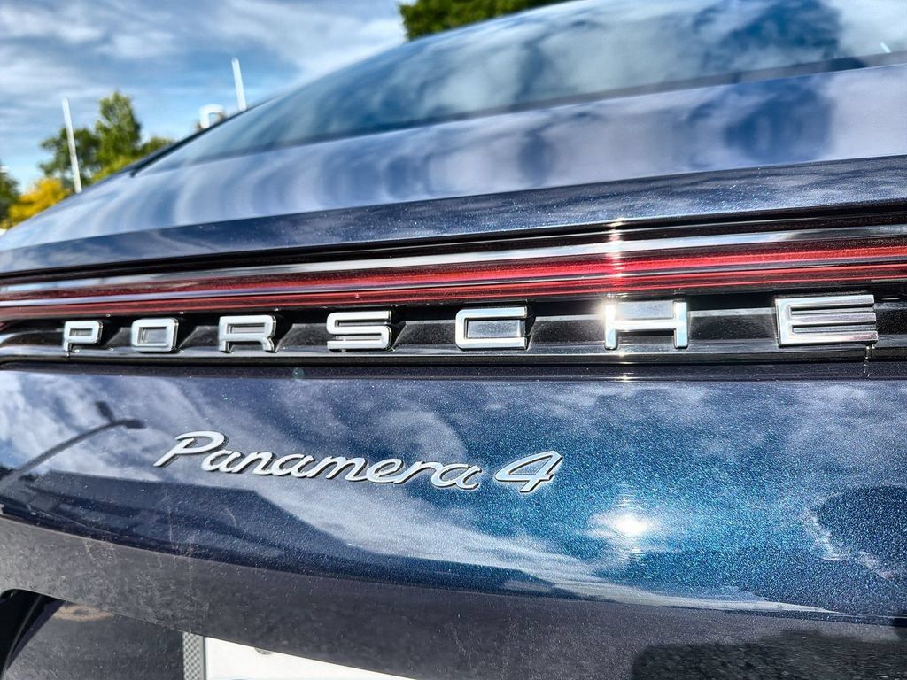 Used 2021 Porsche Panamera RWD image 15