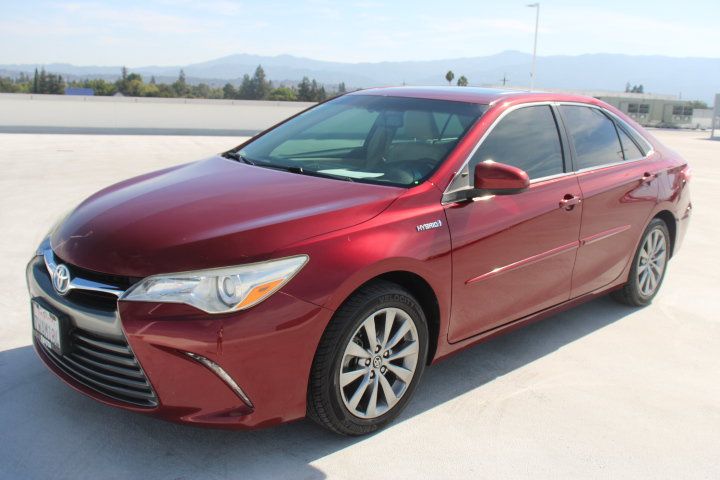 Used 2017 Toyota Camry XLE w/ Moonroof Package FWD image 6