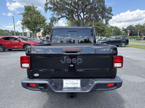 New 2025 Jeep Gladiator Sport image 4