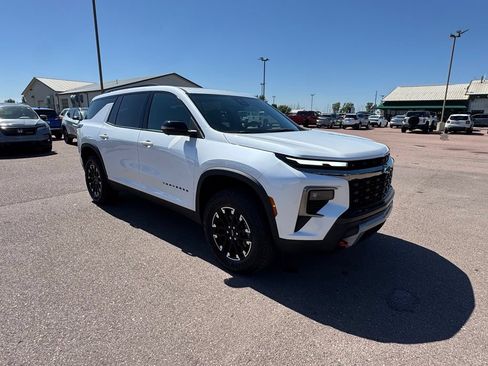 Used 2025 Chevrolet Traverse Z71 AWD/4WD image 7