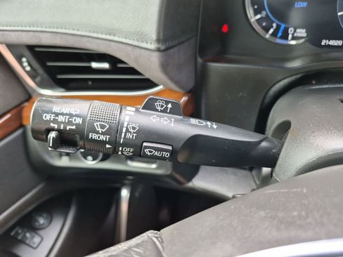 Used 2019 Cadillac Escalade ESV 2WD image 25
