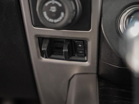 Used 2018 Ford F150 Platinum w/ Equipment Group 701A Luxury image 35