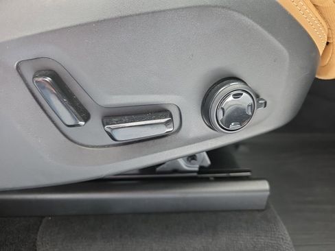 Used 2021 Volvo XC90 T8 Inscription w/ Advanced Package image 10