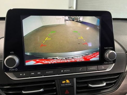 Used 2024 Nissan Altima 2.5 SV FWD image 29