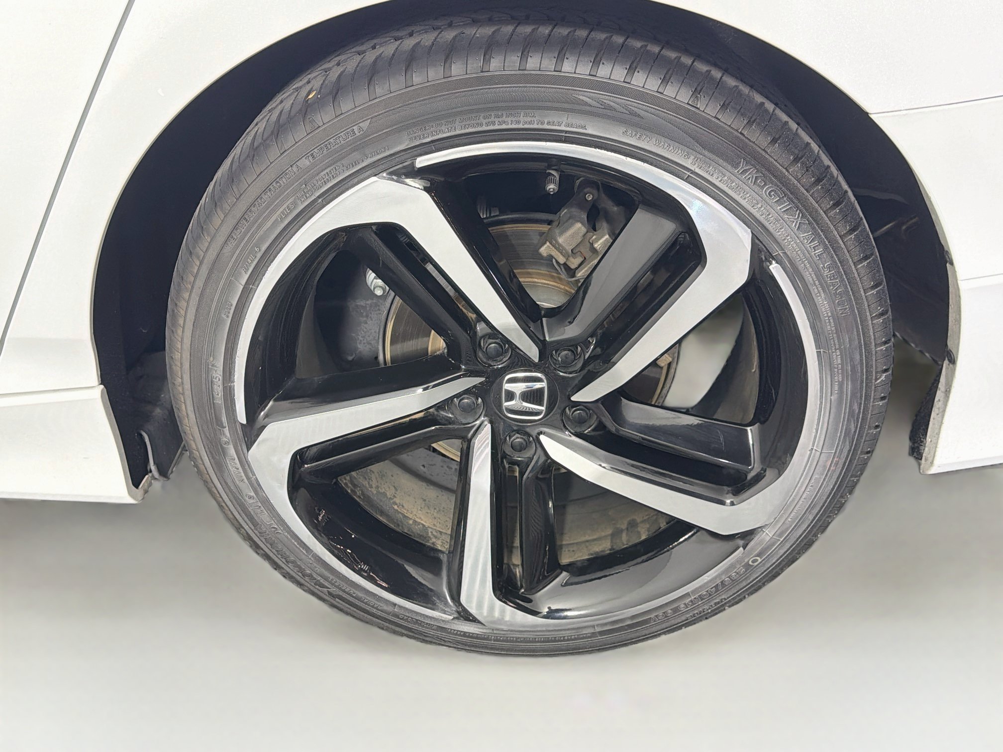 Used 2019 Honda Accord Sport image 11