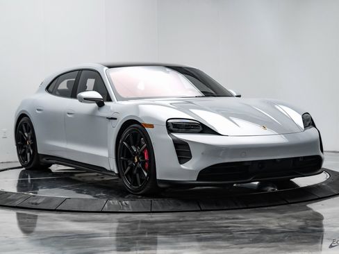 Used 2023 Porsche Taycan GTS w/ Premium Package image 19