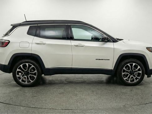 Used 2025 Jeep Compass Limited image 11