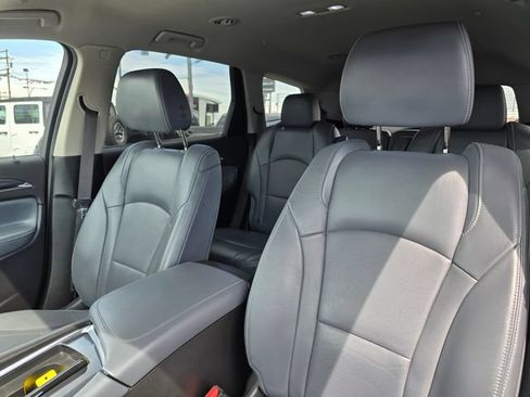 Used 2019 Buick Enclave Essence AWD/4WD image 25