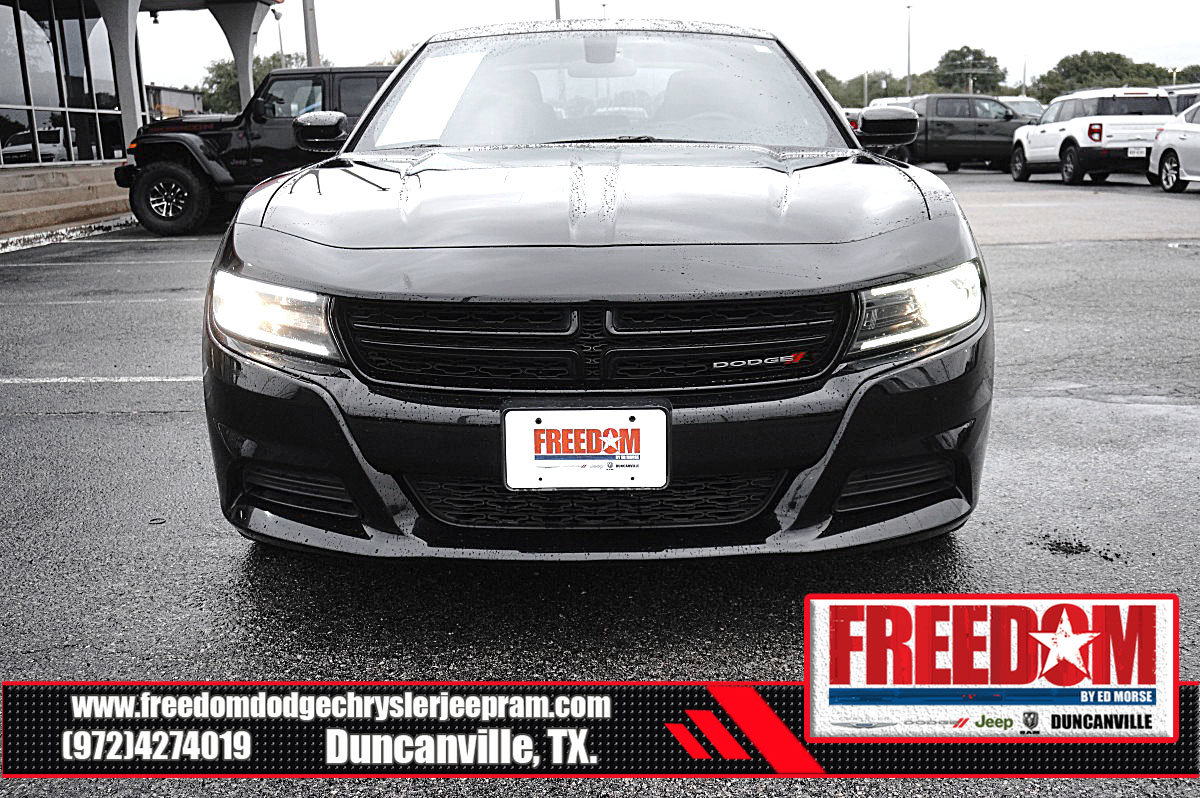 Used 2023 Dodge Charger SXT w/ Blacktop Package RWD image 8