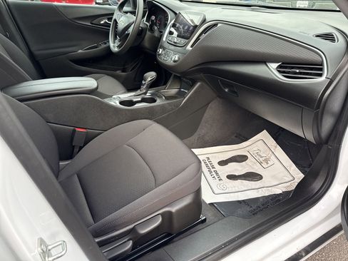 Used 2023 Chevrolet Malibu LT image 18