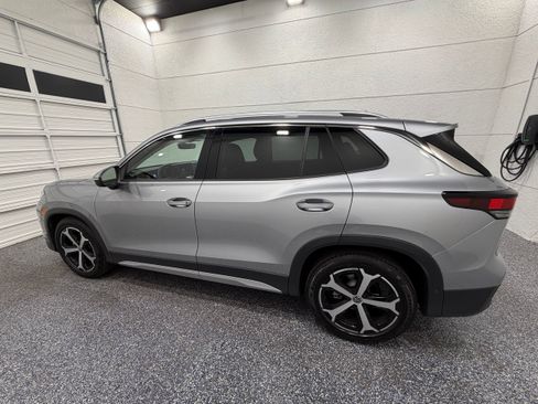 Used 2026 Volkswagen Tiguan SE FWD image 3