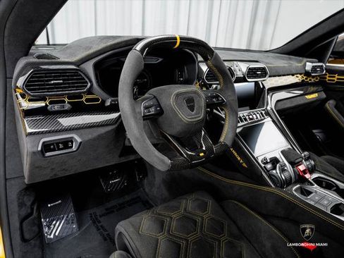 Used 2019 Lamborghini Urus AWD/4WD image 39