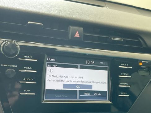 Used 2019 Toyota Camry LE FWD image 18