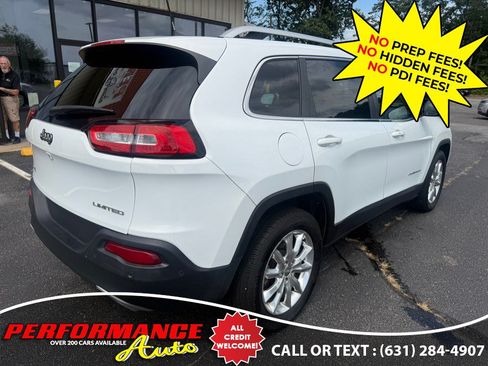Used 2017 Jeep Cherokee Limited w/ Luxury Group AWD/4WD image 6