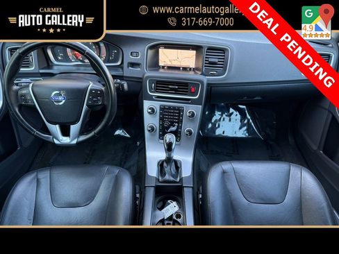 Used 2017 Volvo S60 T5 Inscription image 18