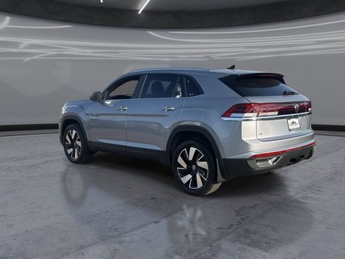 New 2026 Volkswagen Atlas Cross Sport SE FWD image 4