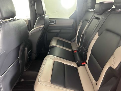 Used 2024 Ford Bronco Wildtrak image 26