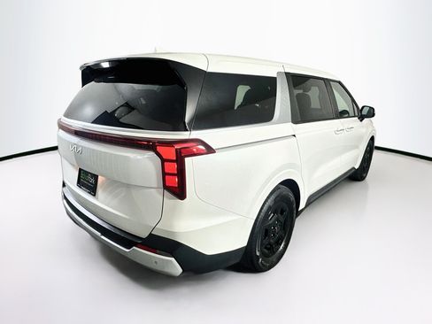 Used 2026 Kia Carnival FWD image 9