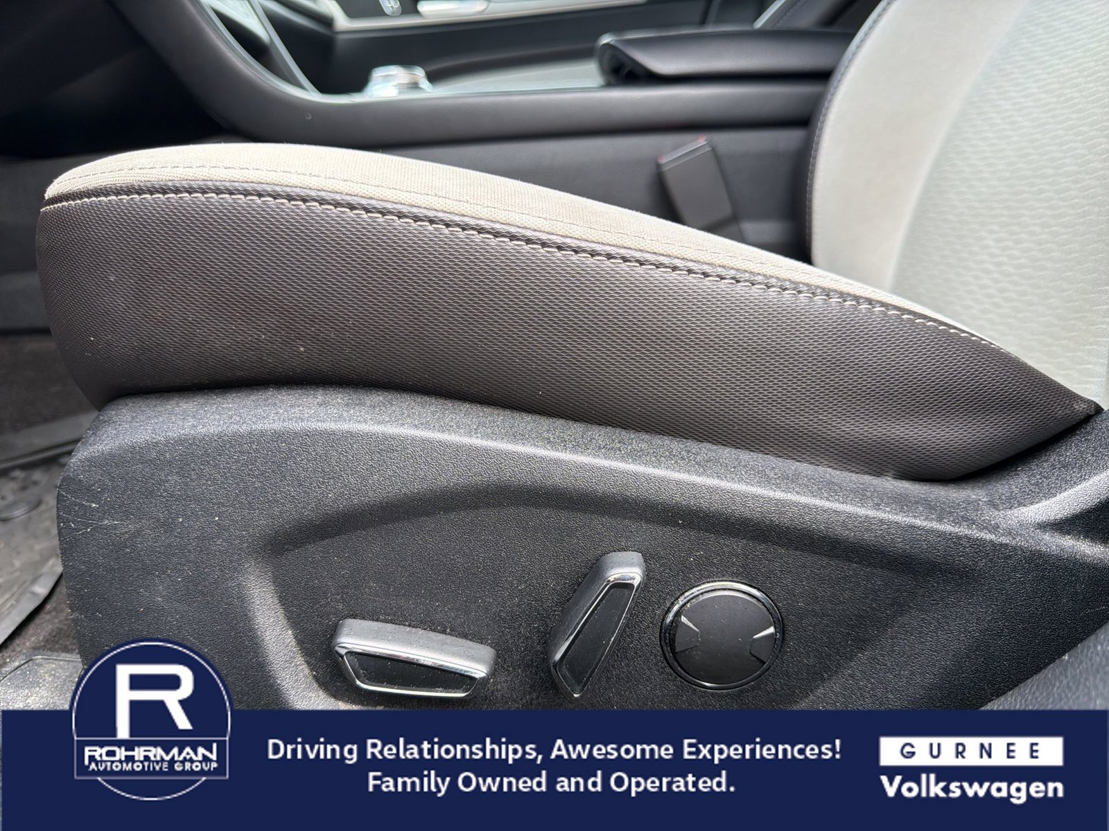 Used 2019 Ford Fusion SE w/ Equipment Group 151A FWD image 10