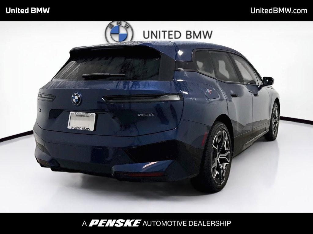 Used 2024 BMW iX xDrive50 w/ Premium Package AWD/4WD image 5
