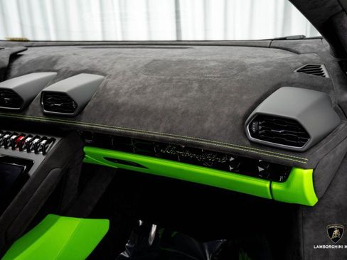 Used 2023 Lamborghini Huracan Tecnica image 48