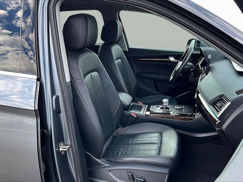 Used 2019 Audi Q5 2.0T Premium w/ Convenience Package image 7