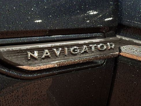 Used 2022 Lincoln Navigator Reserve image 26
