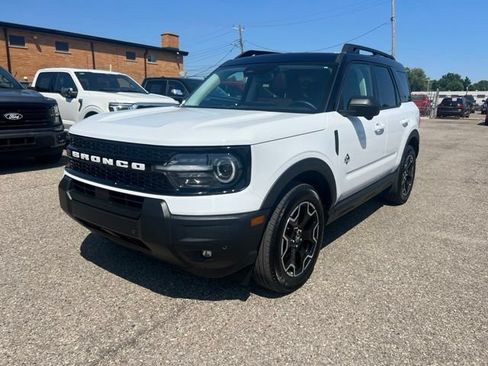 Certified 2025 Ford Bronco Sport Outer Banks w/ Outer Banks Tech Package+ AWD/4WD image 28