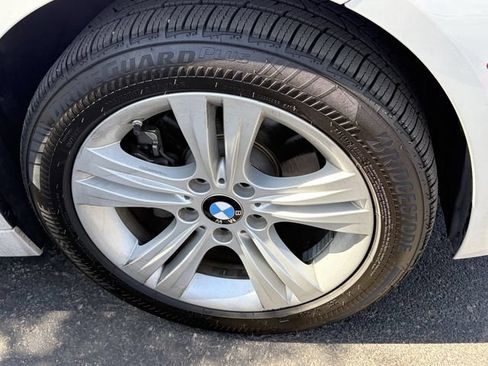 Used 2018 BMW 330i Sedan RWD image 4