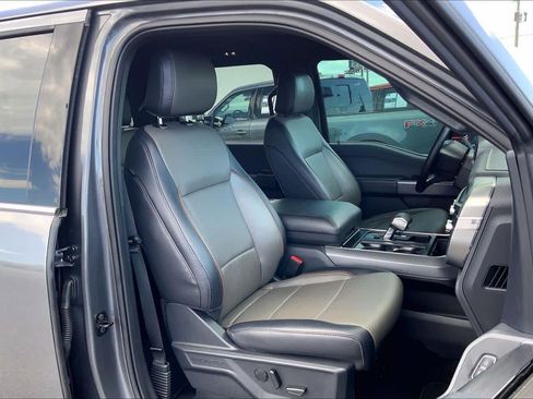 Used 2025 Ford F150 Lariat w/ Equipment Group 501A Mid image 9