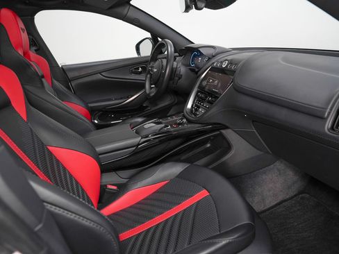 Used 2023 Aston Martin DBX 707 AWD/4WD image 2